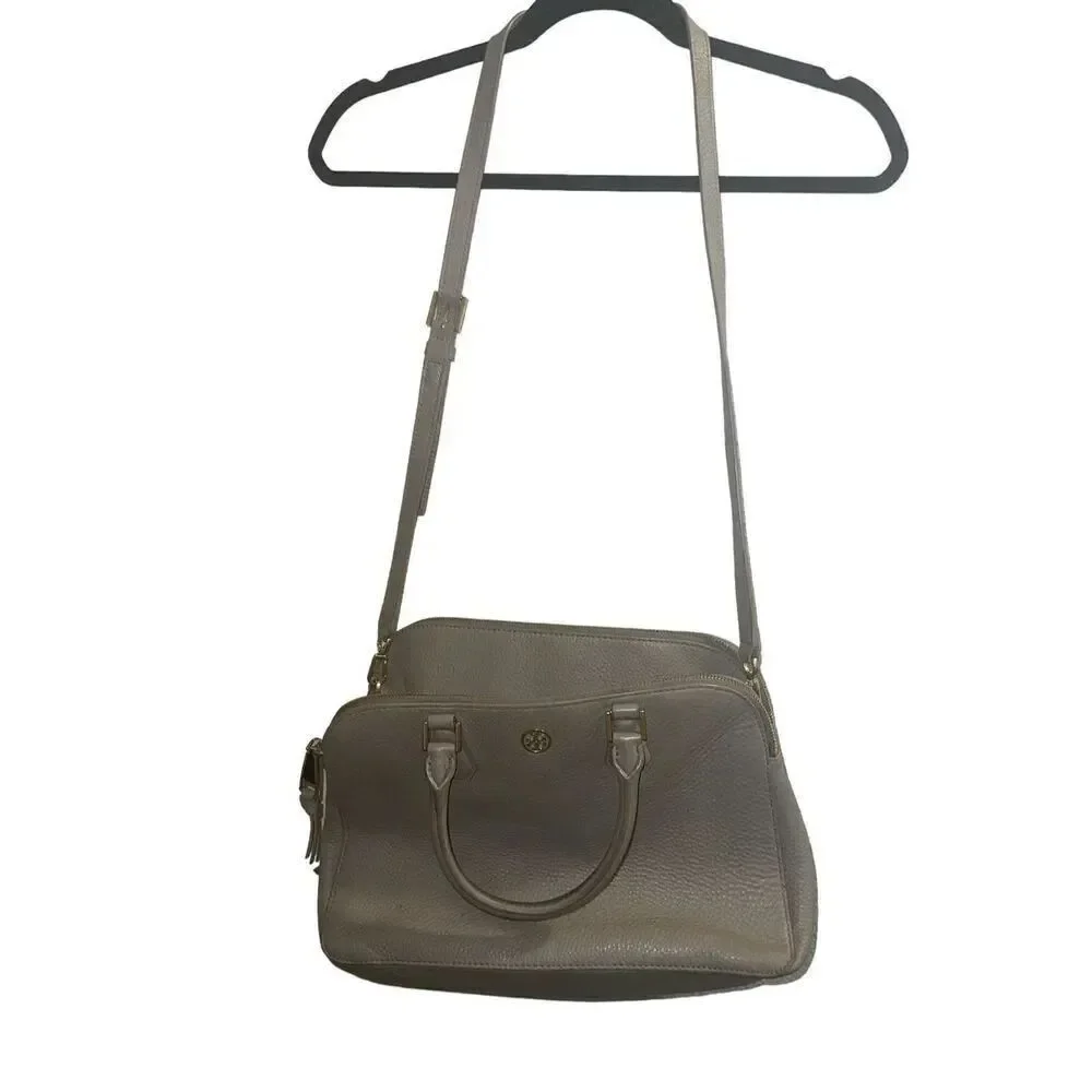 ✨Tory Burch Women's Natural Robinson Pebbled Triple-Zip Tan Satchel✨